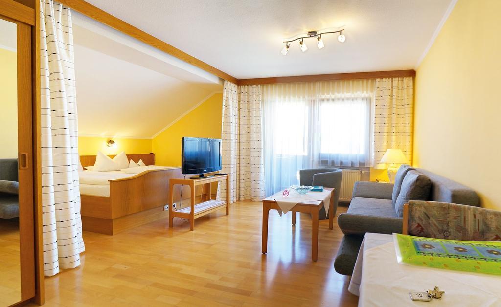Haus Renate Hotel Bad Fussing Phòng bức ảnh